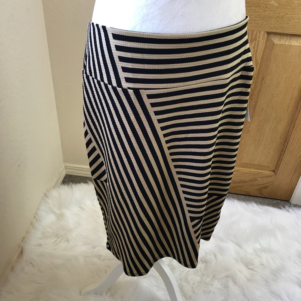XL LulaRoe Cassie Skirt